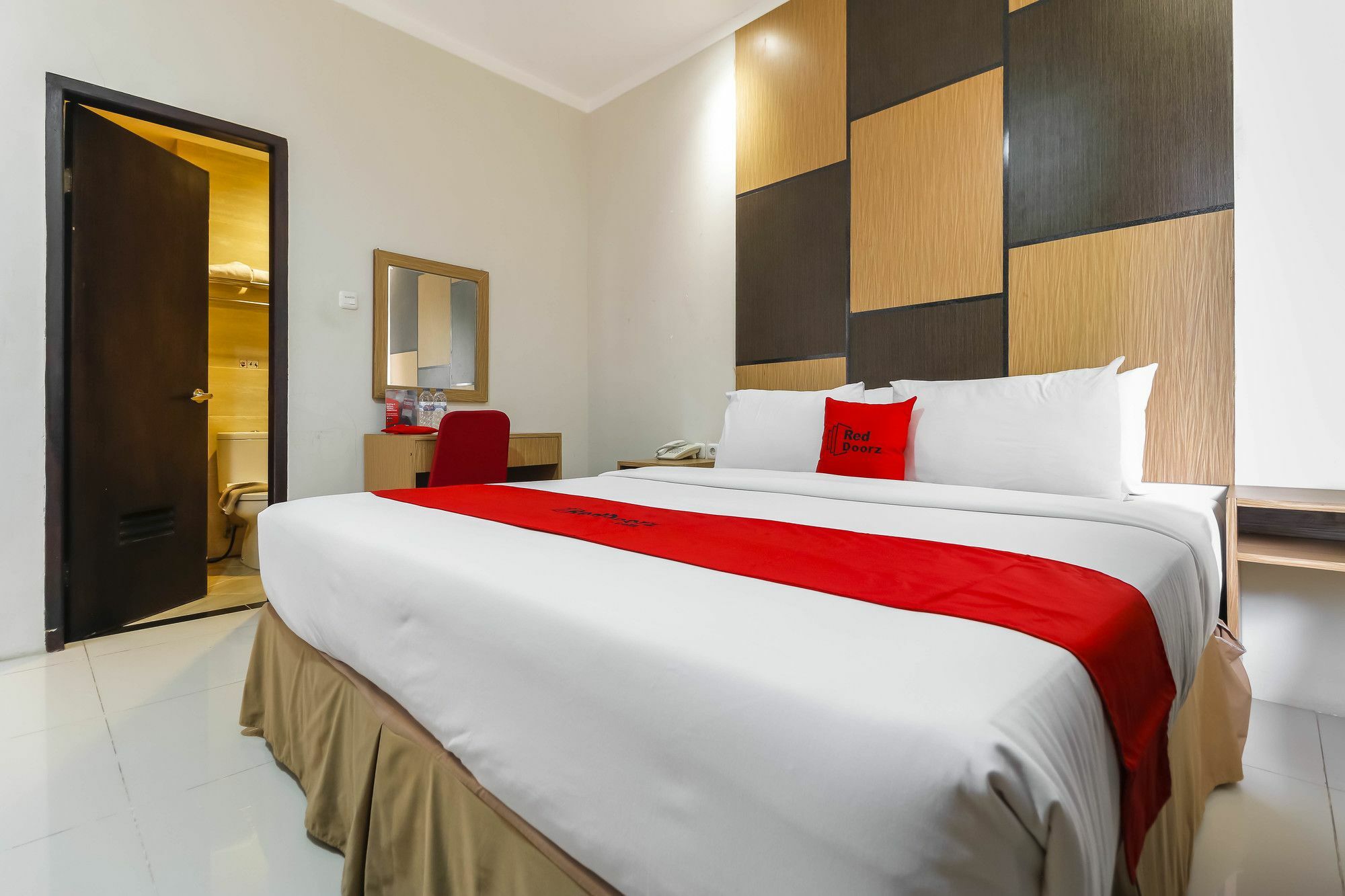 Reddoorz Plus Near Pantai Losari Makassar Extérieur photo