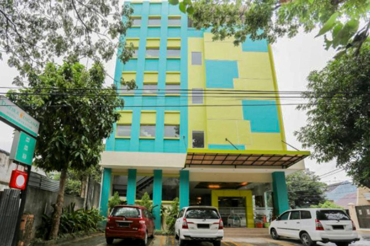 Reddoorz Plus Near Pantai Losari Makassar Extérieur photo